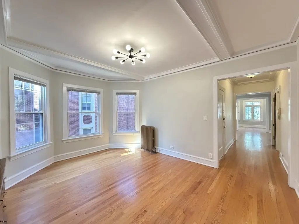 1329 W Carmen Avenue