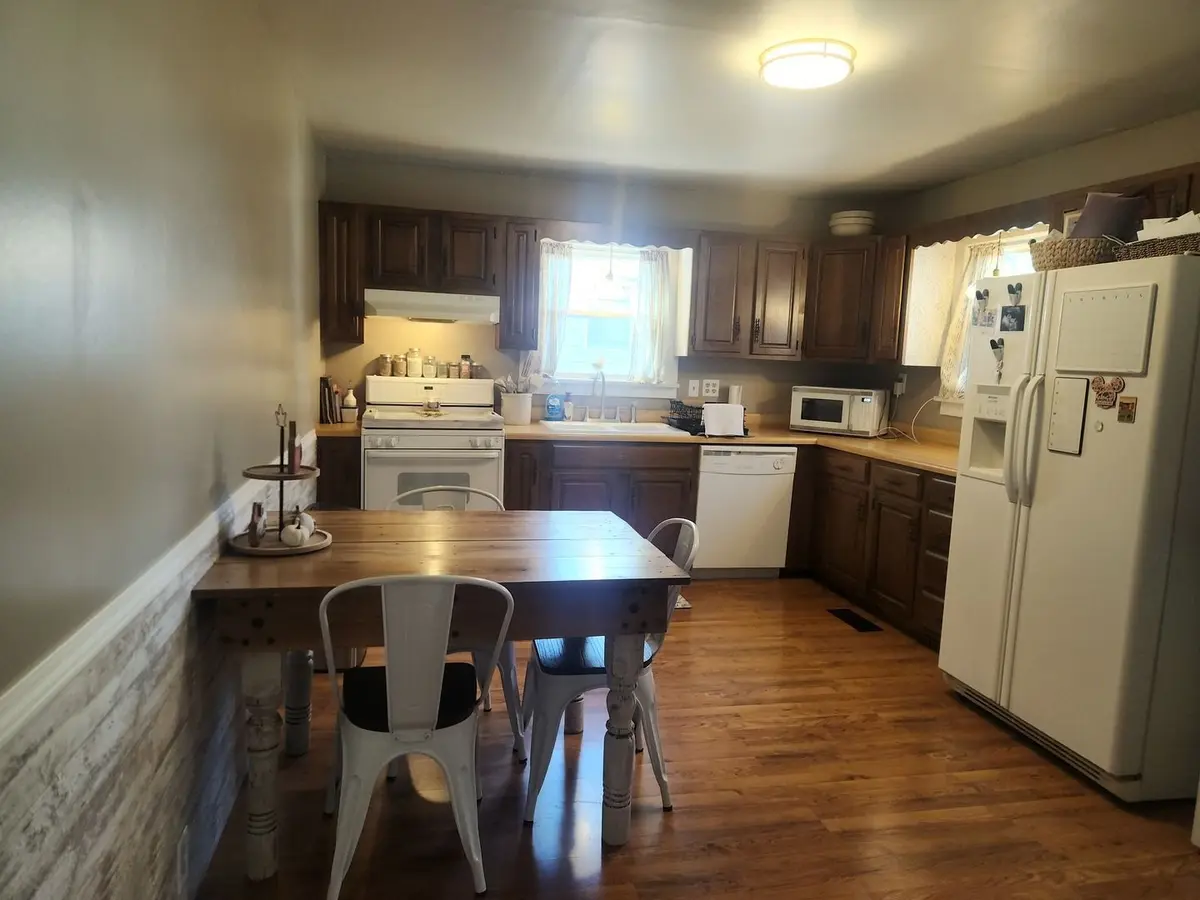 452 E Cedar Avenue