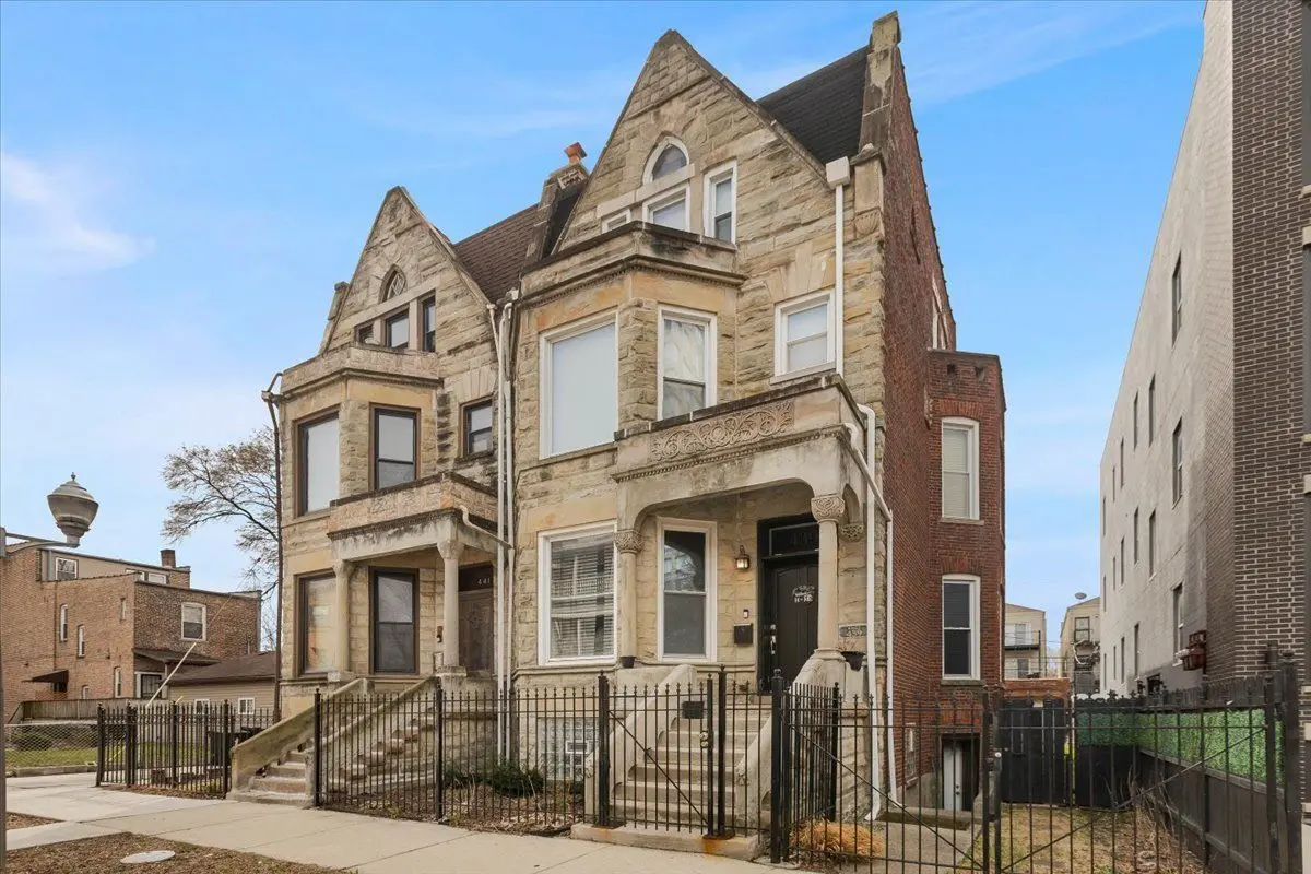 439 E 48TH Street