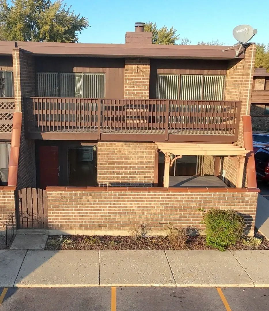 1206 KENNETH Circle