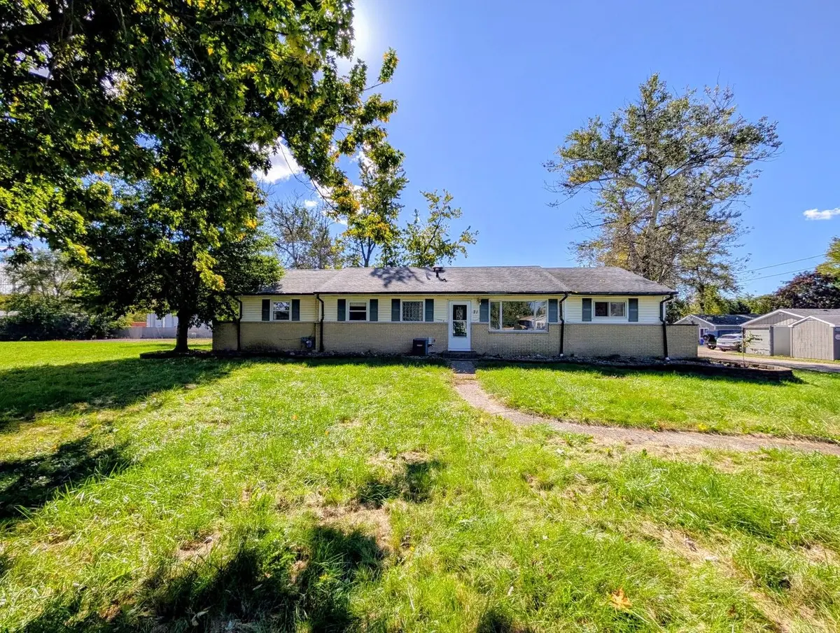 21 E ROMEO Road