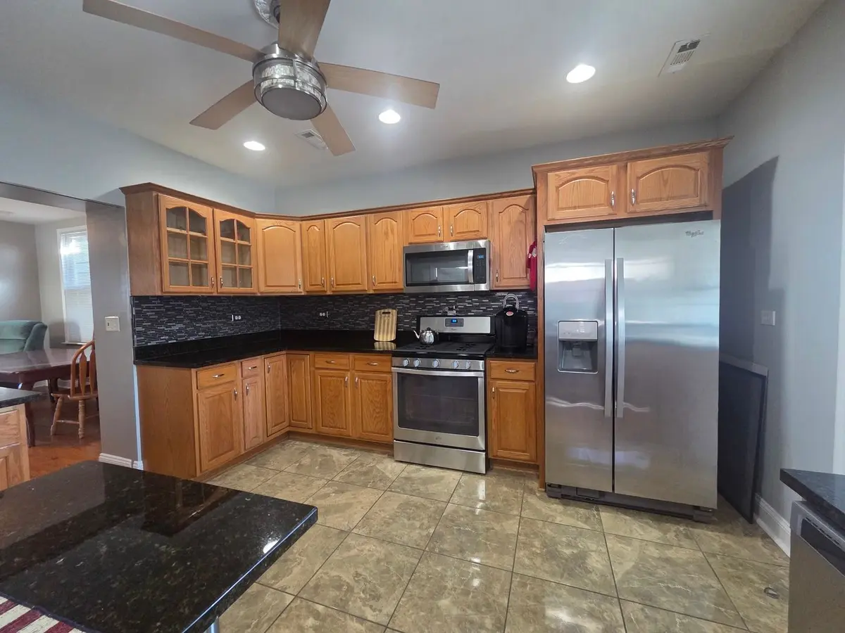 559 W 43rd Place