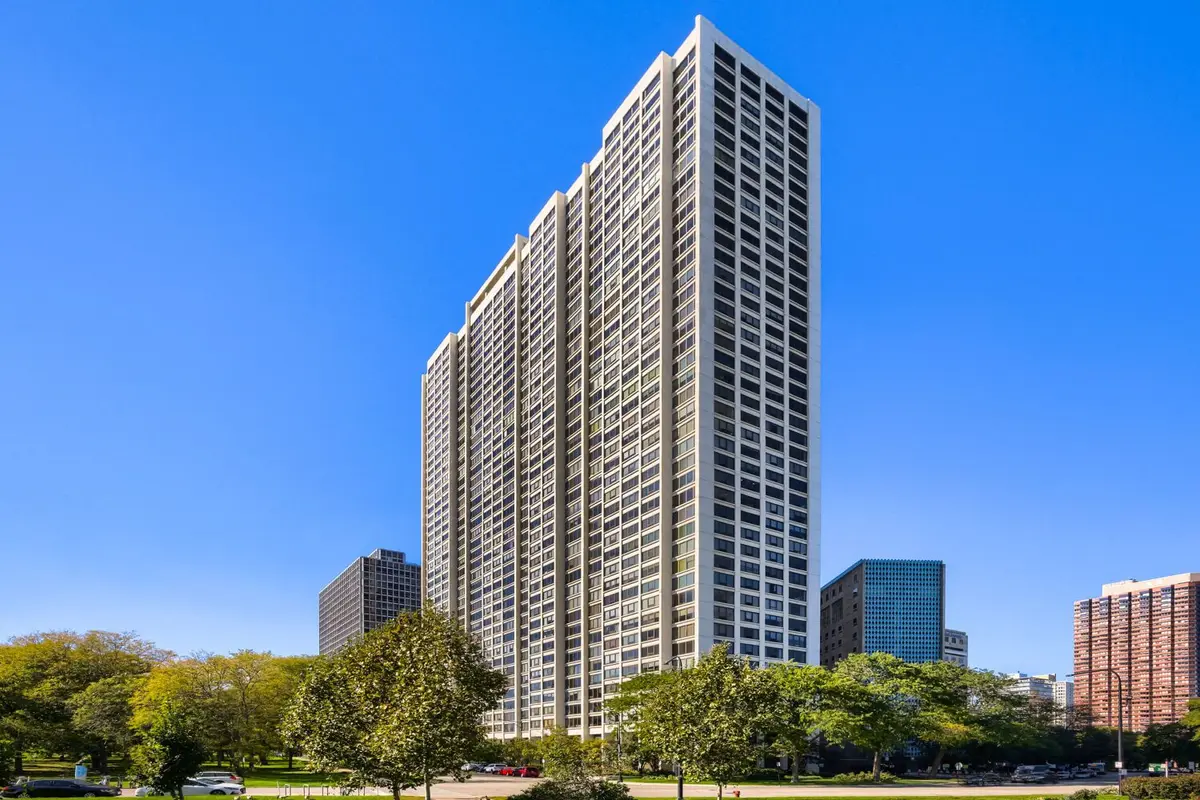 2800 N Lake Shore Drive