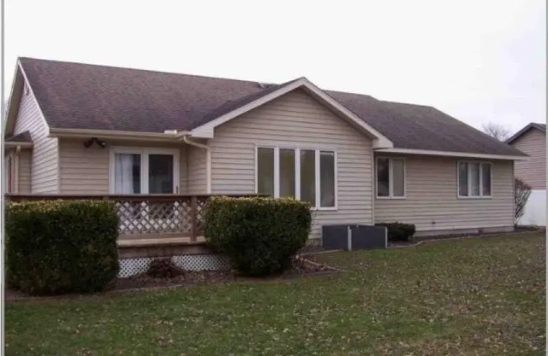 302 W Kipling Drive