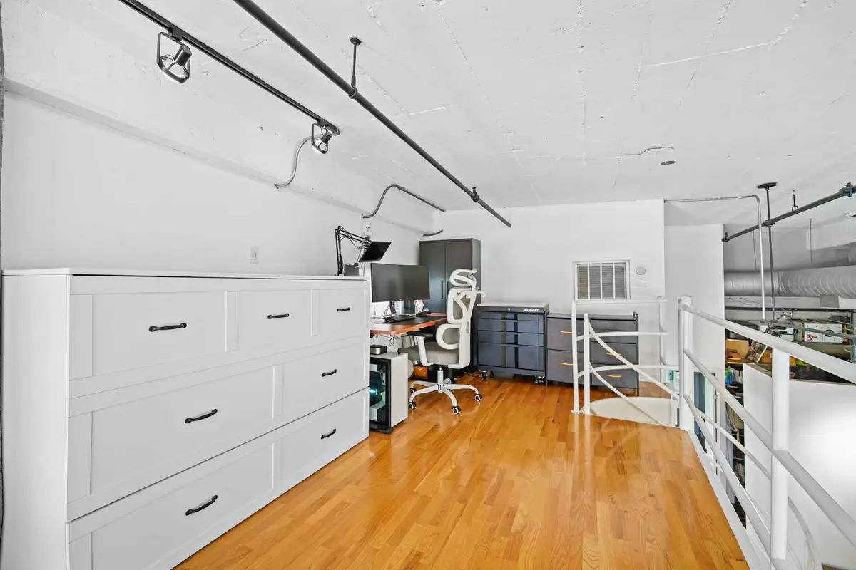 523 S Plymouth Court