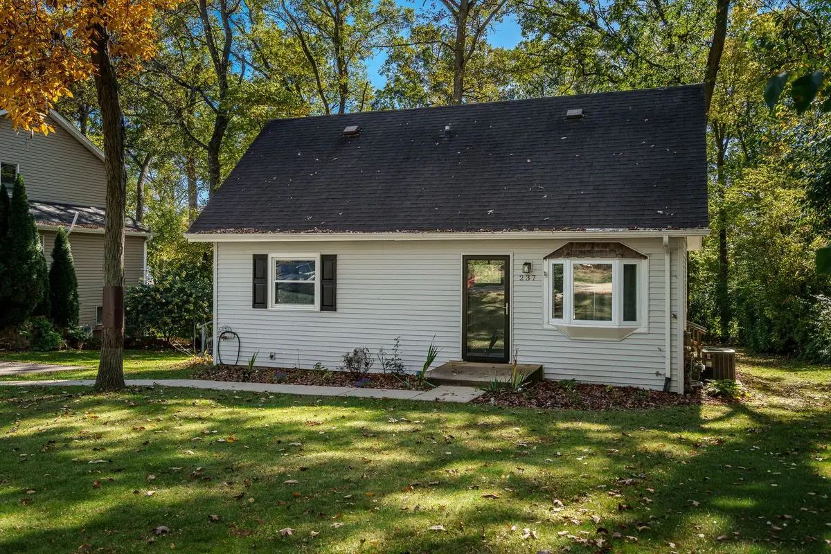 237 Rochester Road NE