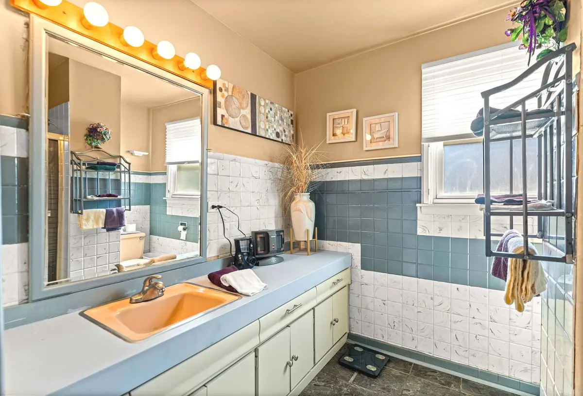 9137 W 91st Place