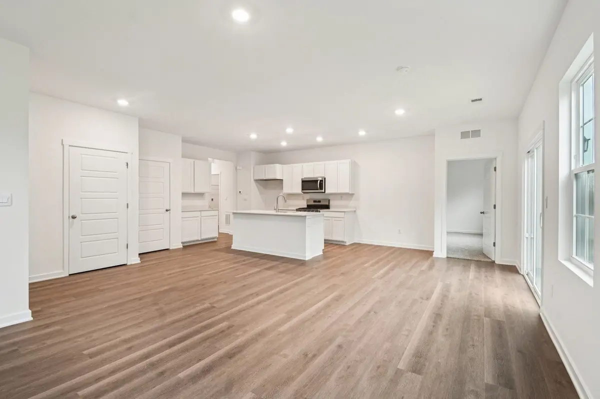 6433 Maple Glen Drive