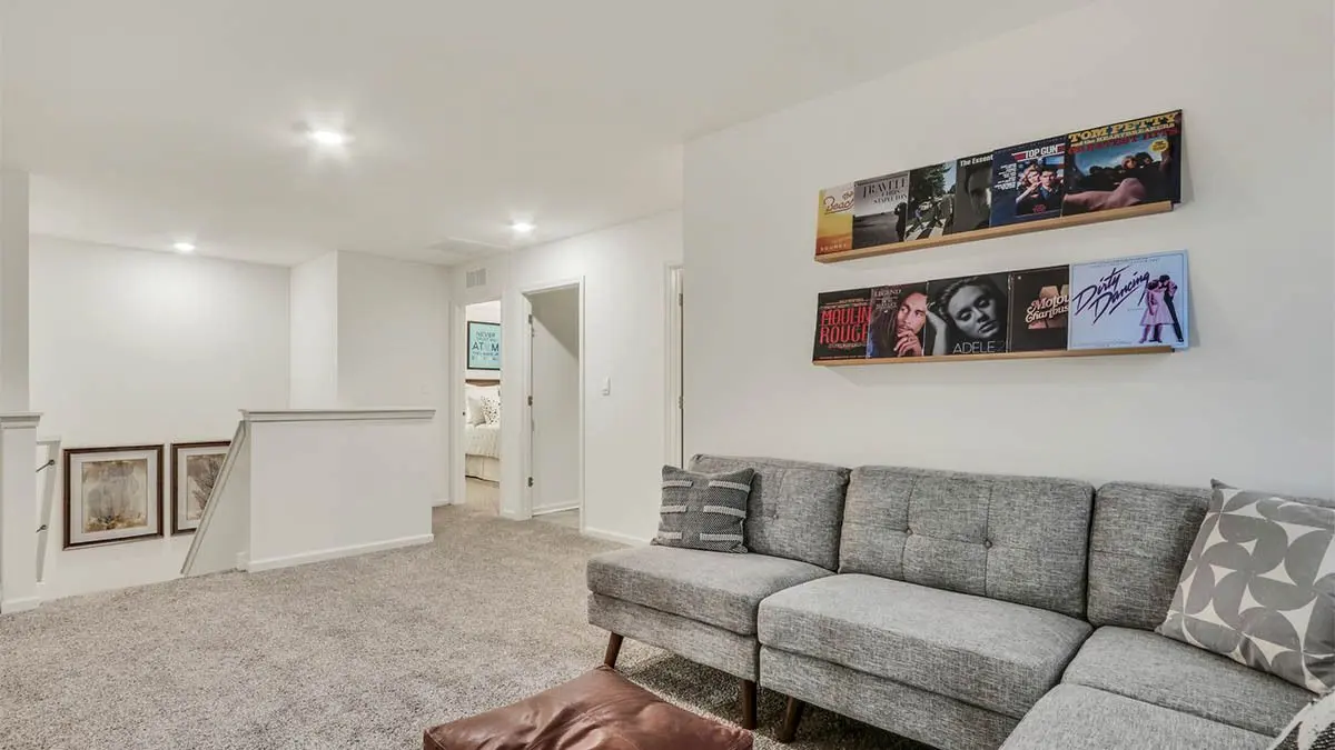 10047 Edgebrook Lane