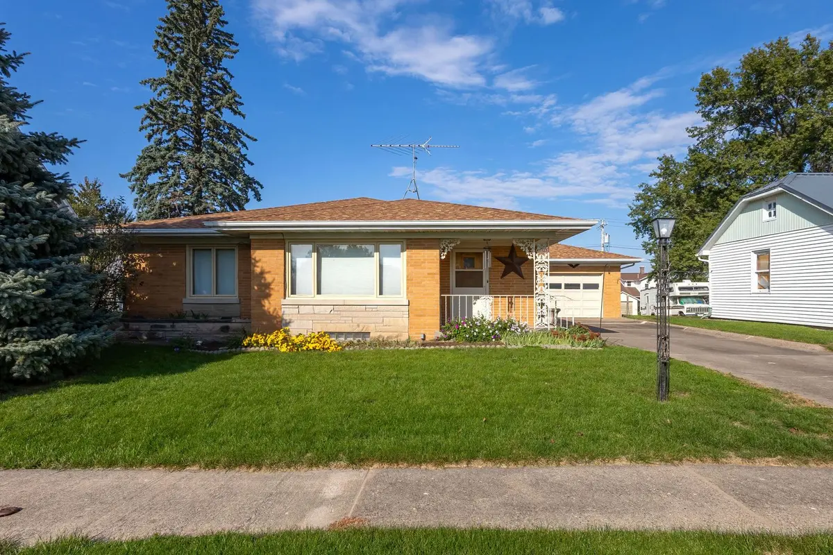 406 3rd Street