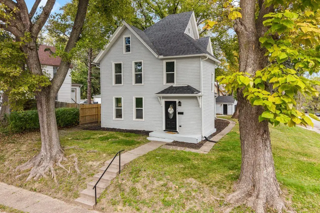 1152 E 13th Street
