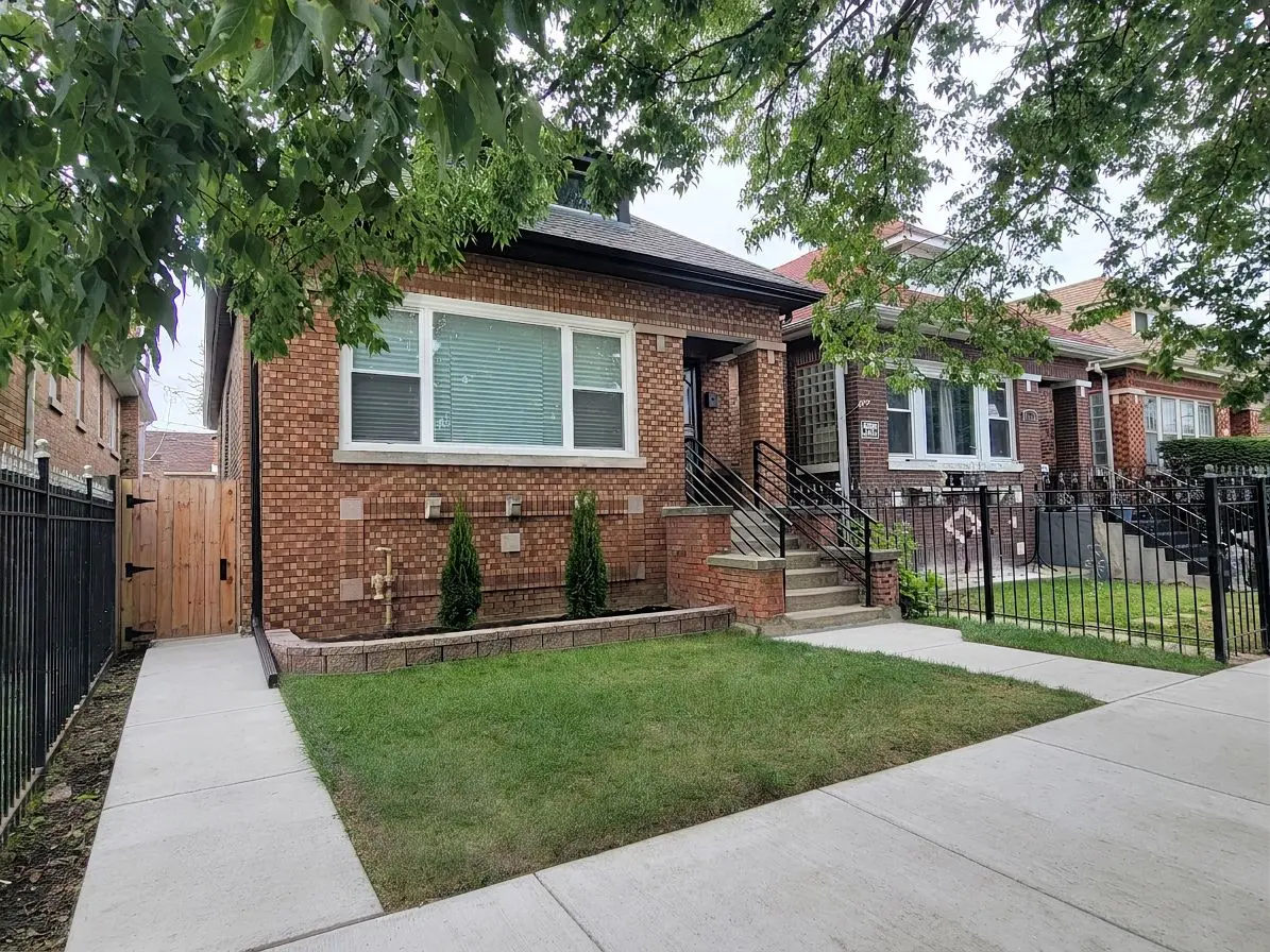 2231 W 71 Street