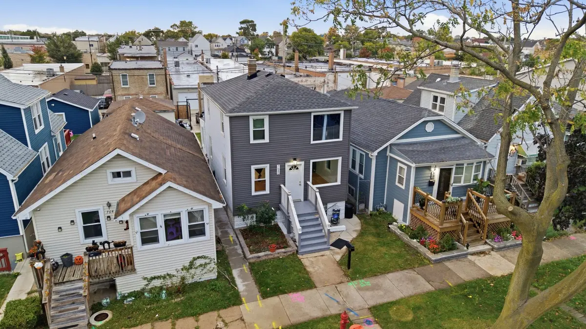 7640 W 63rd Place