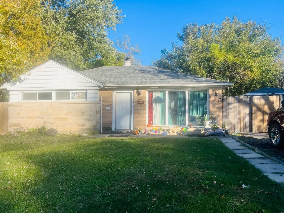 327 Nokomis Street