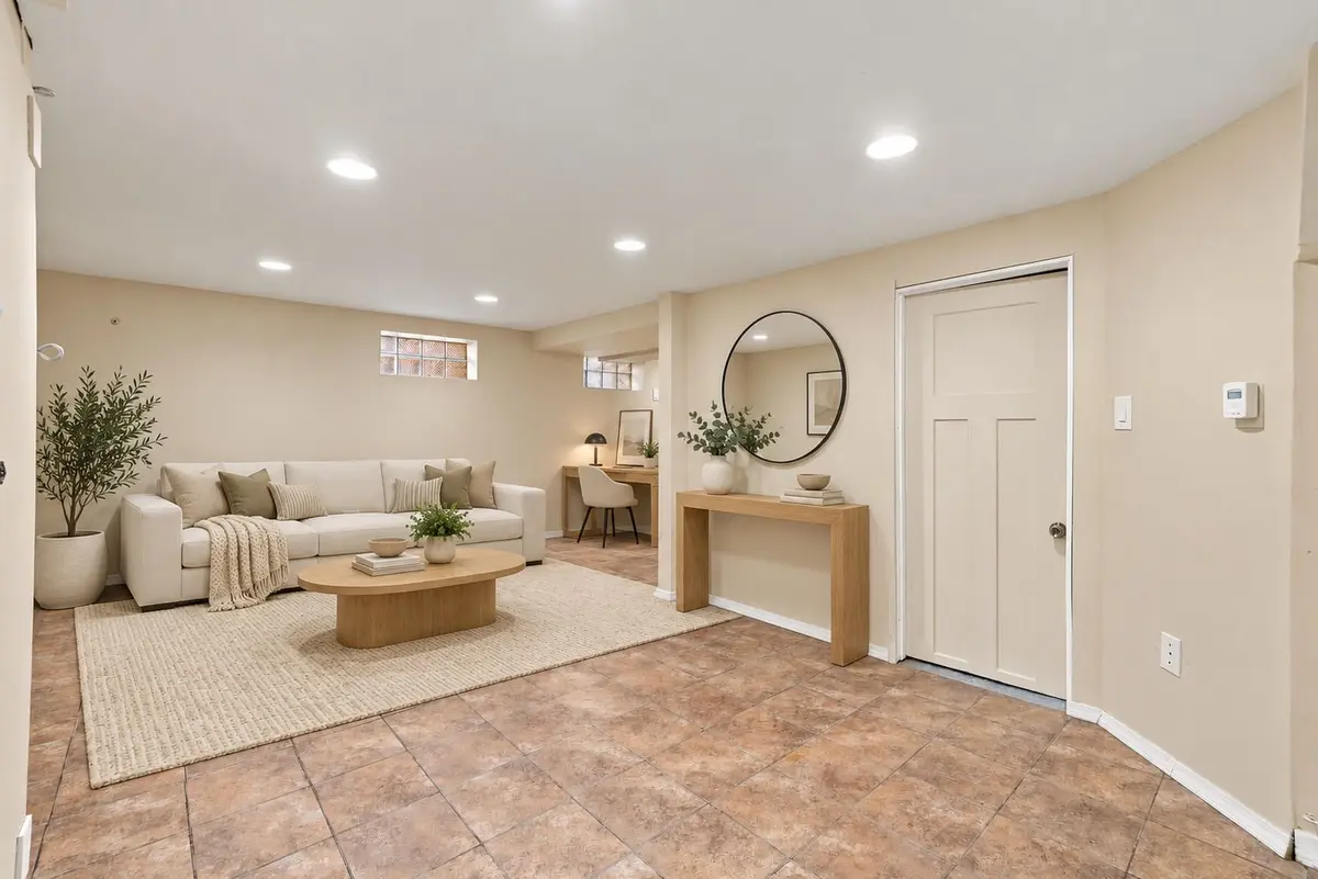 3320 S 57th Court