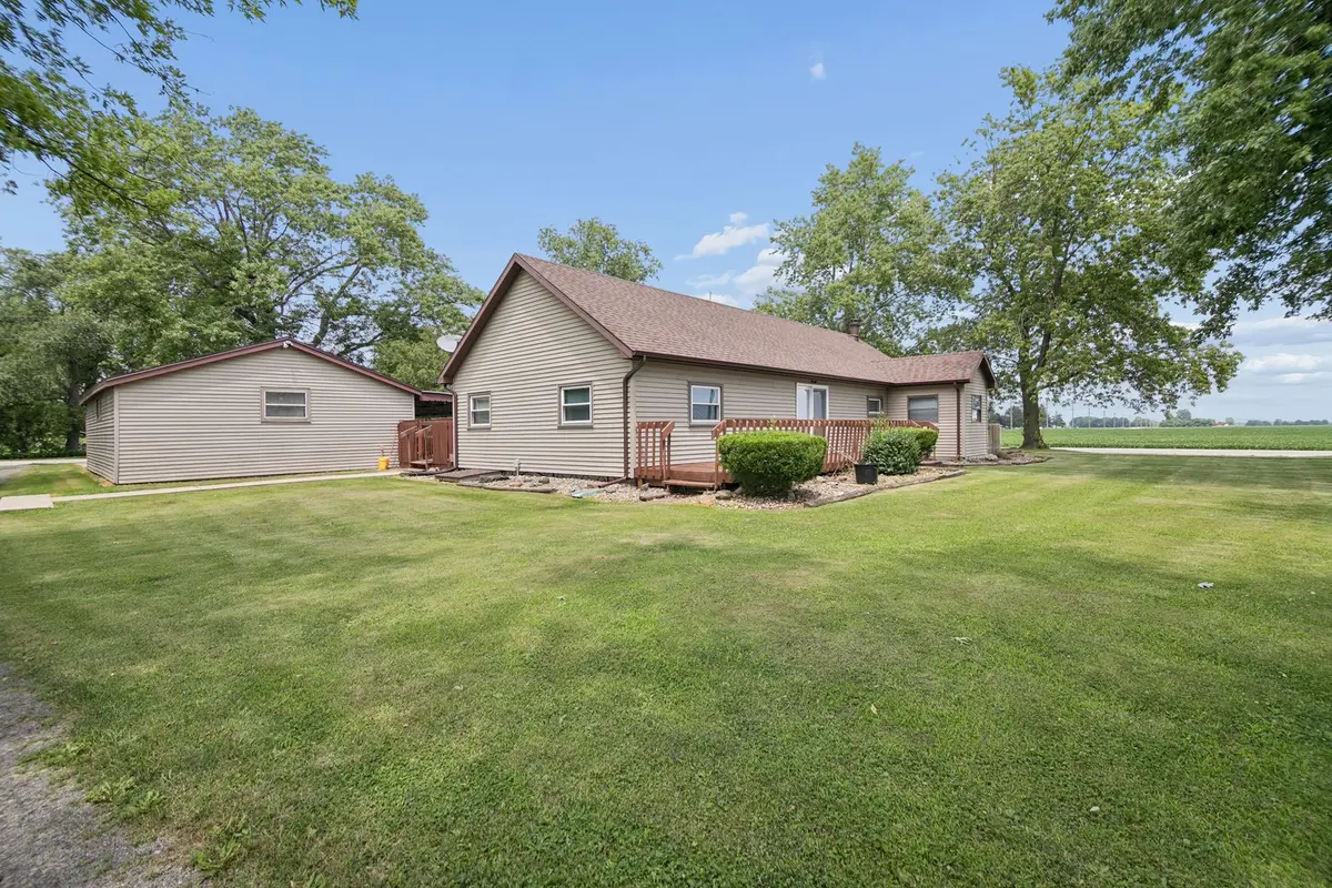 5472 E 2000 N Road