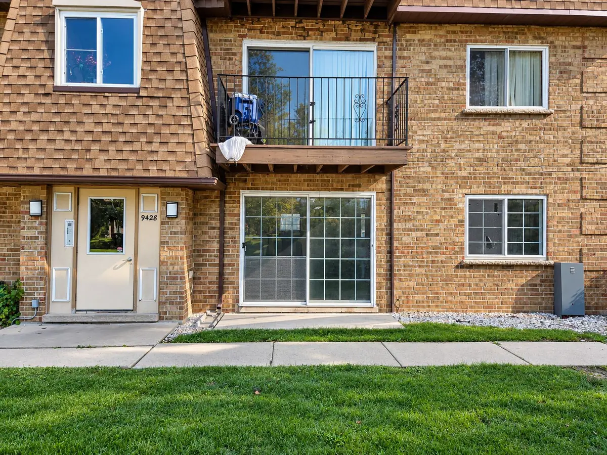 9428 Bay Colony Drive