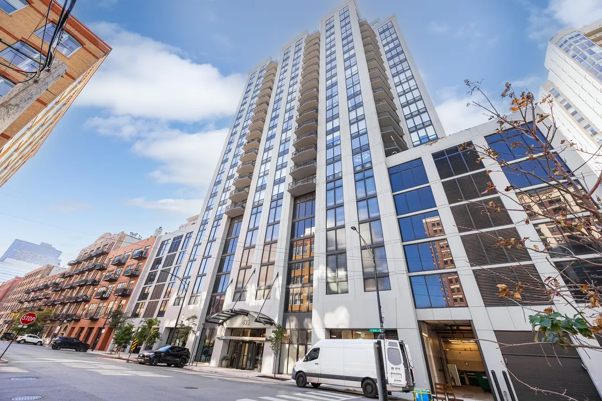 435 W Erie Street