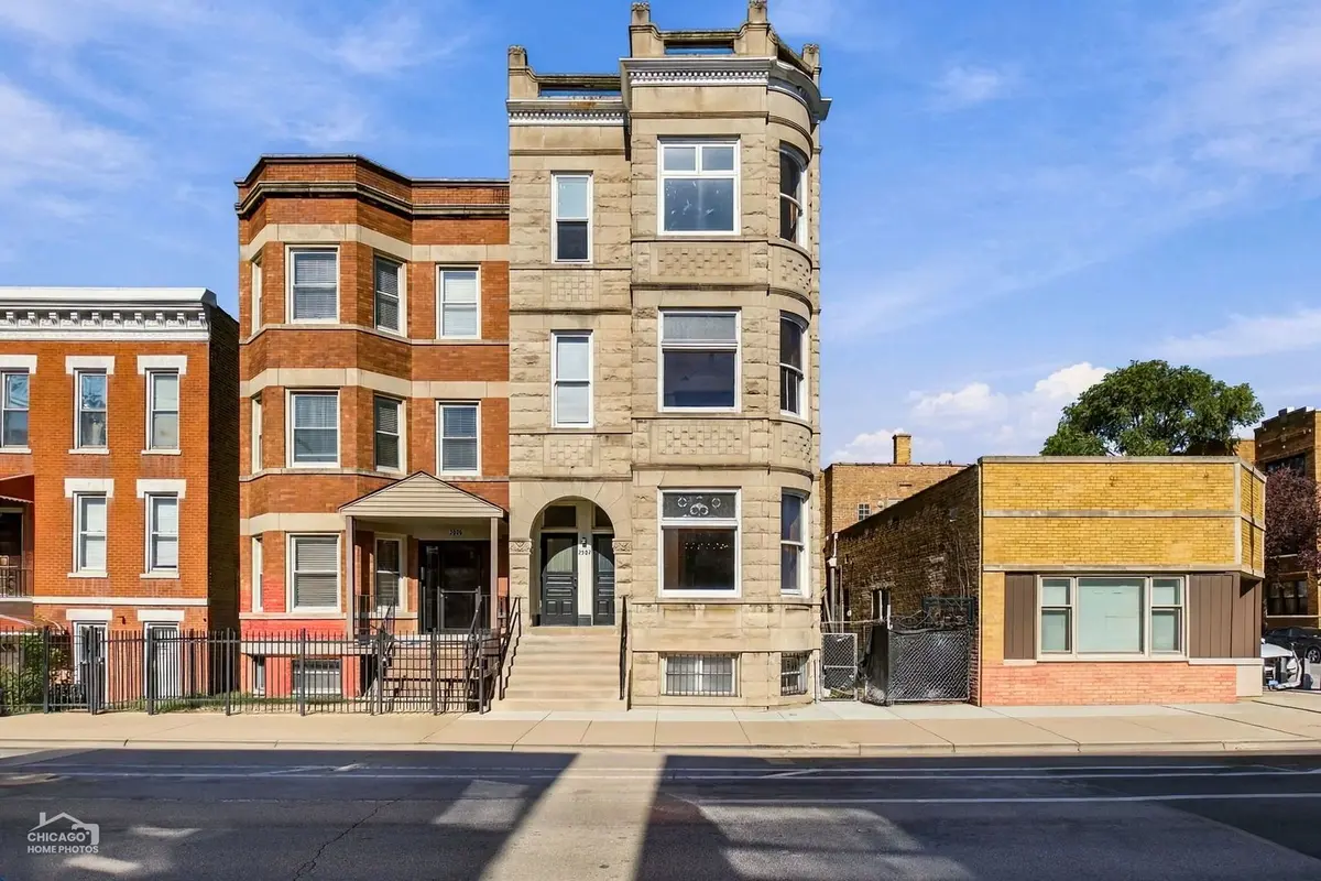 2502 W Augusta Boulevard