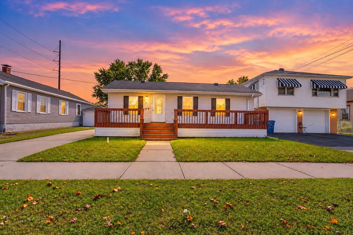 513 W Superior Street