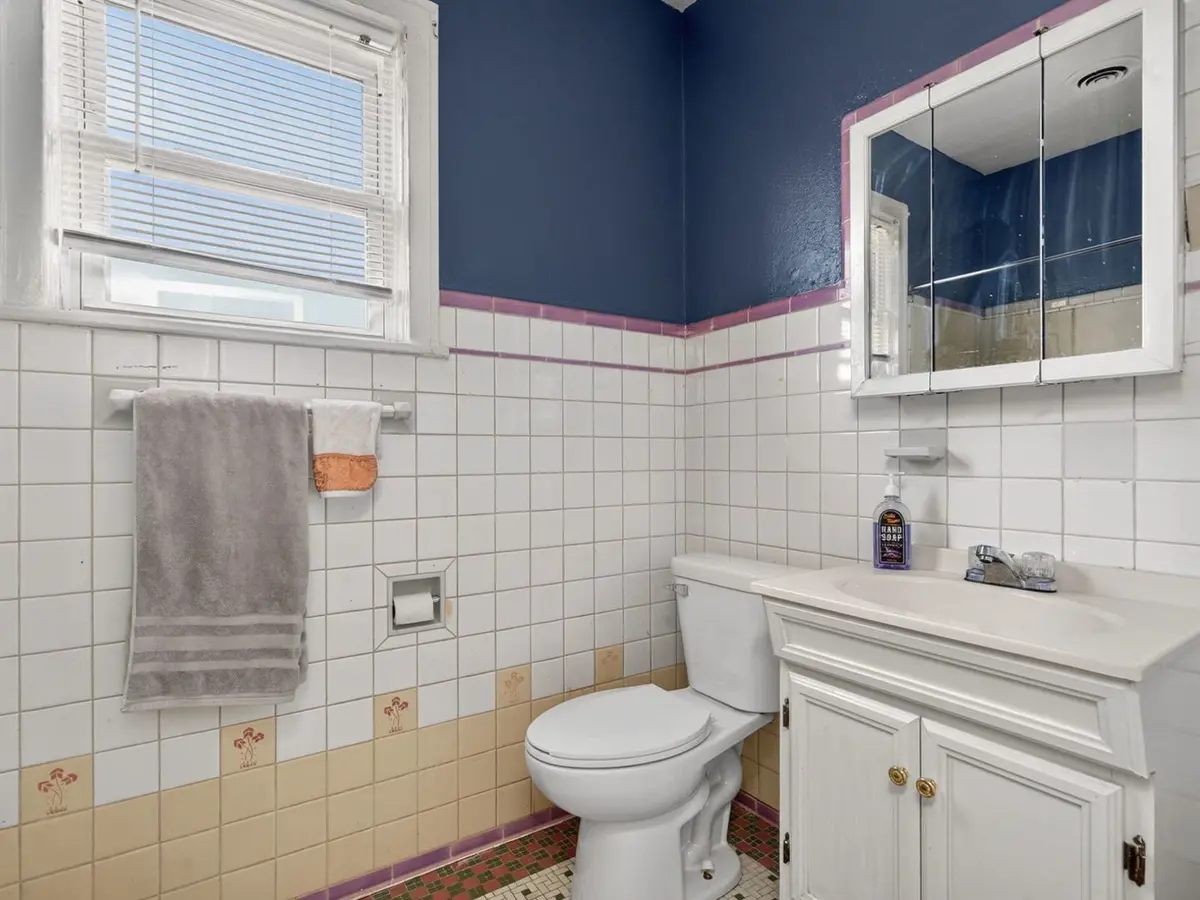 159 E Church Street
