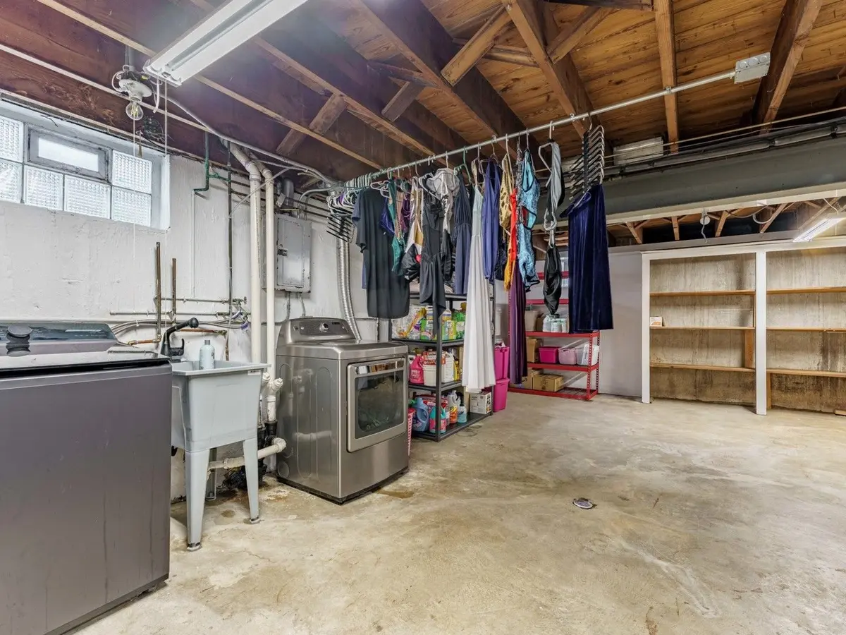 301 W Lonnquist Boulevard