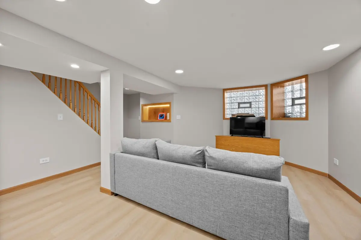 1419 W George Street