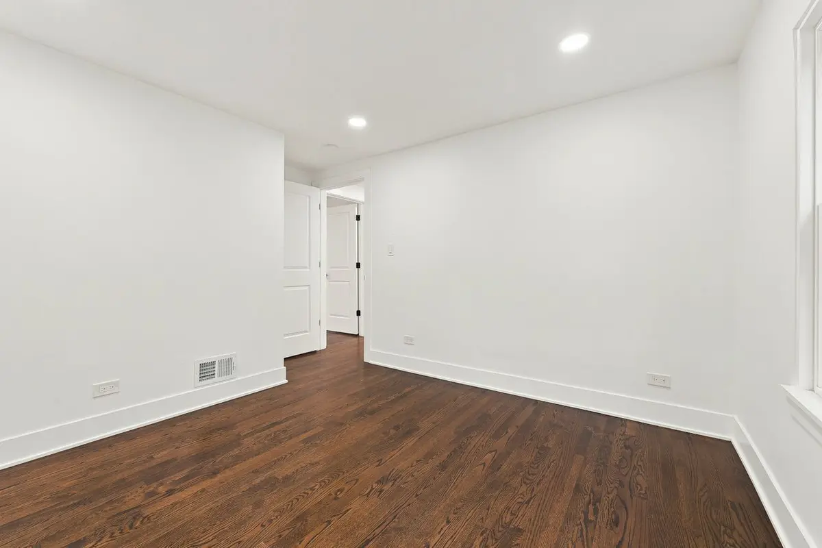 15W105 Harrison Street