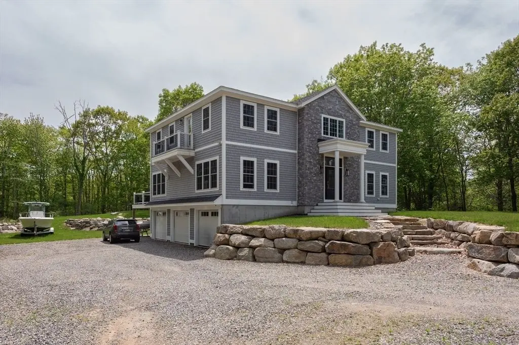 3 Toronto Avenue
