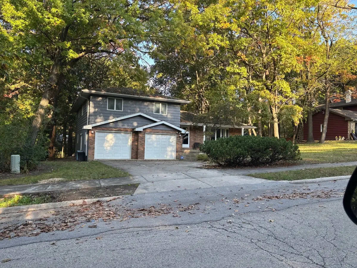 1265 Woodland Court