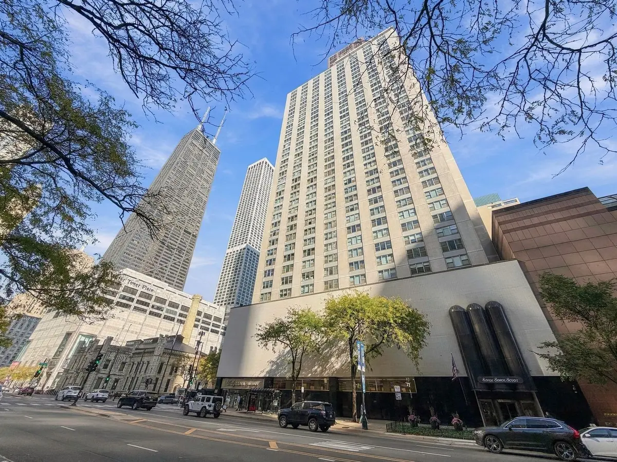 777 N MICHIGAN Avenue