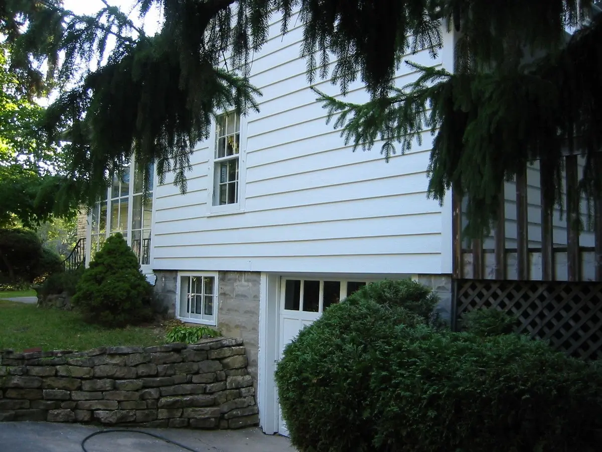 1047 Plank Road