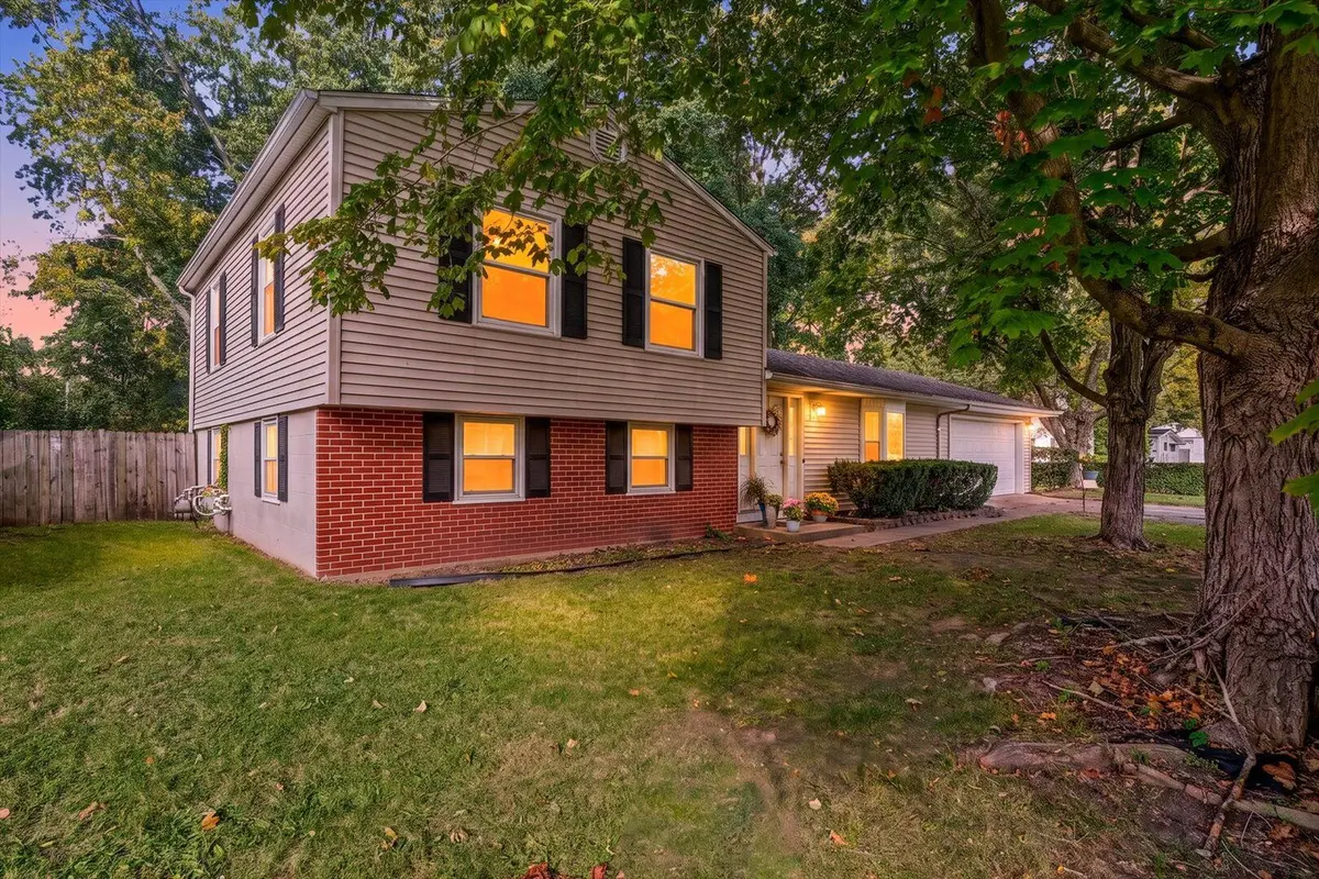 1513 Kenwood Road