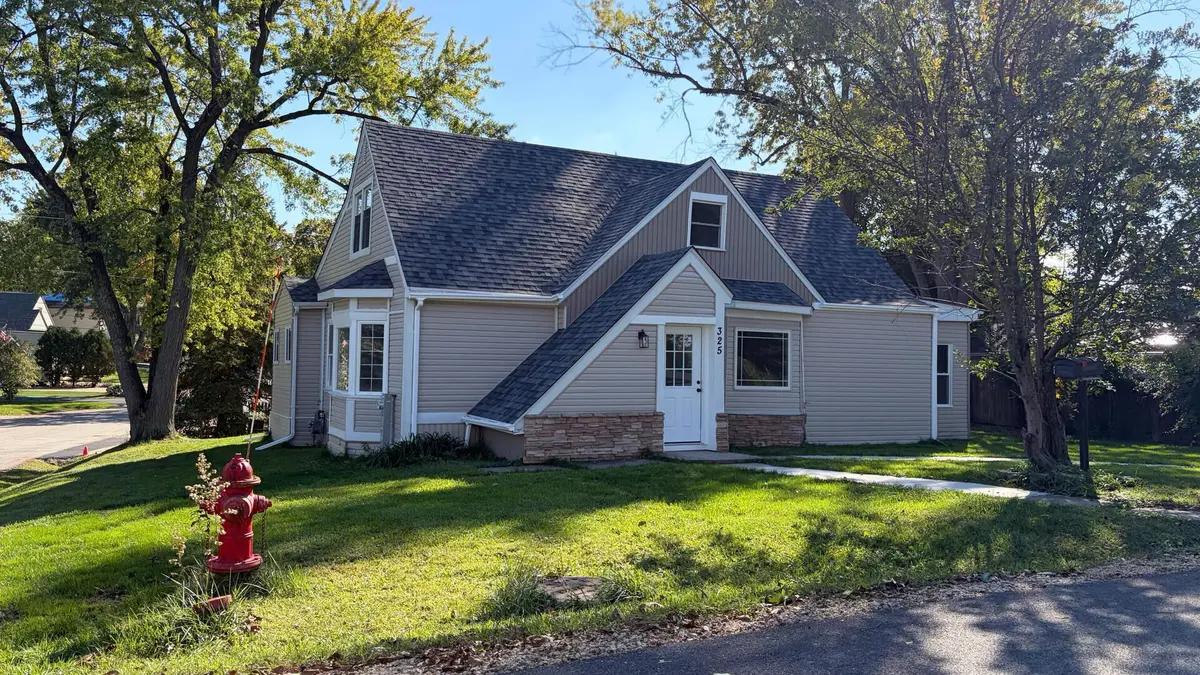 325 E E Lake Shore Drive