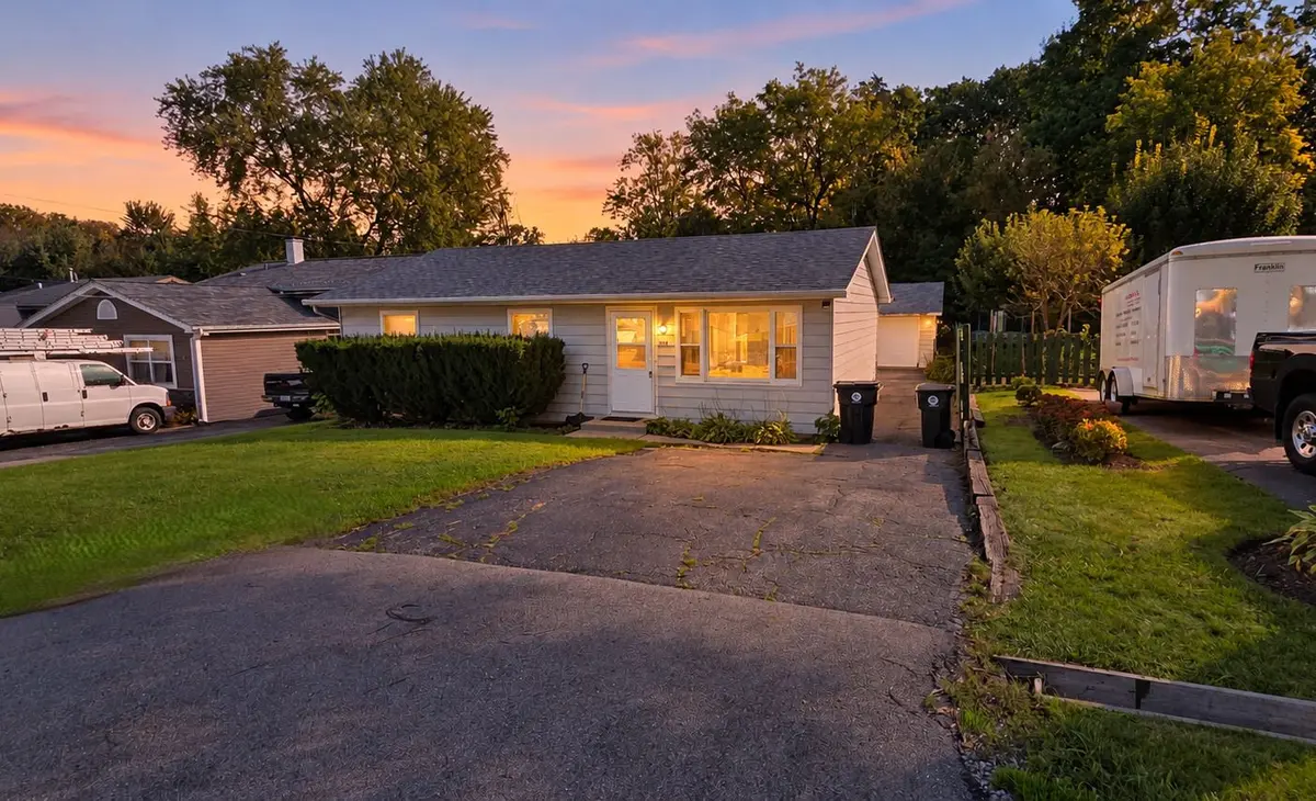 1114 N Oak Terrace
