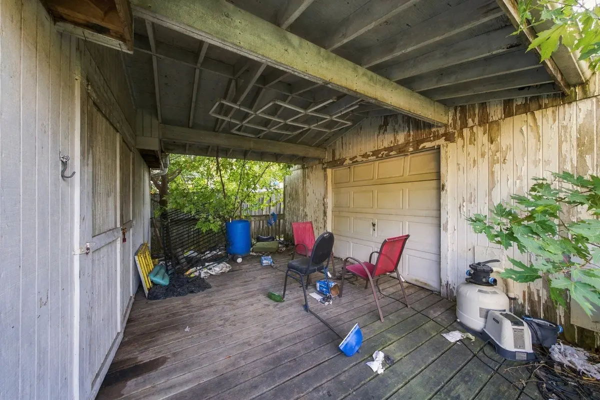 2329 Scott Street