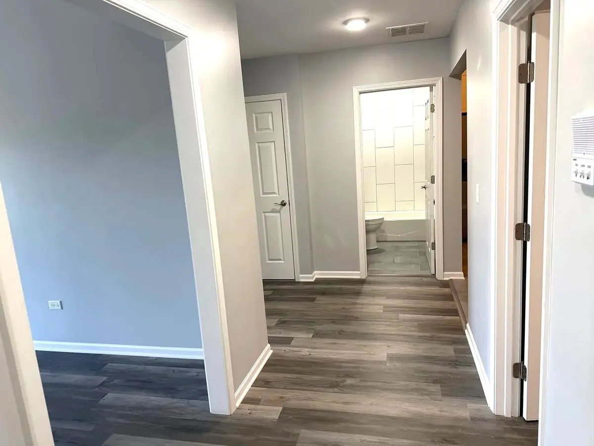 9 W Quincy Street
