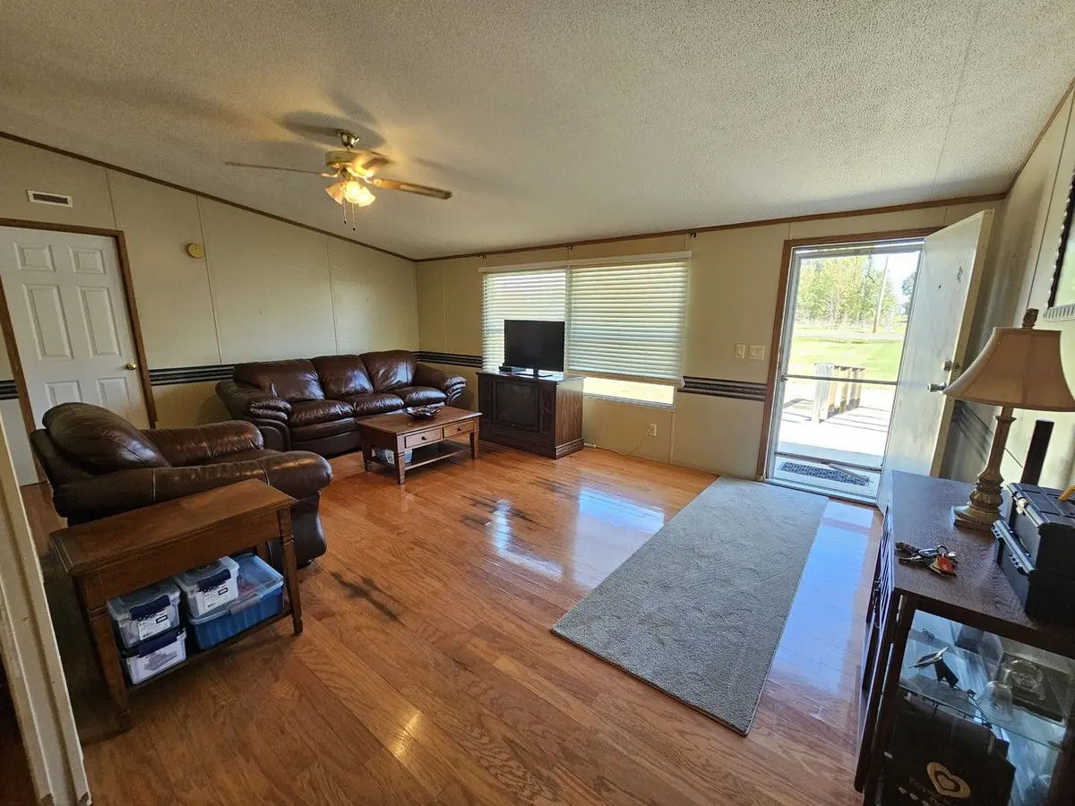8757 N IL Hwy 148