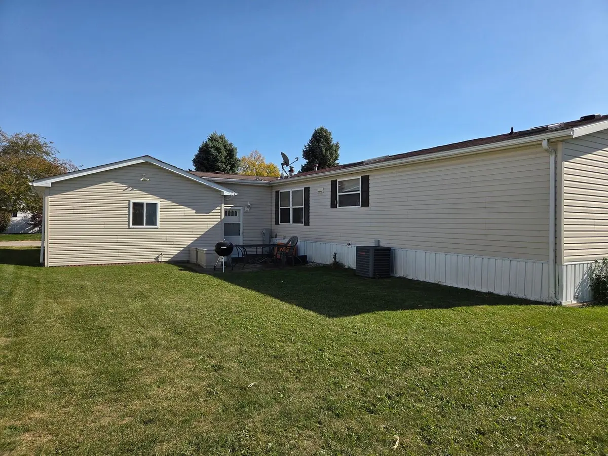 830 Cedar Circle