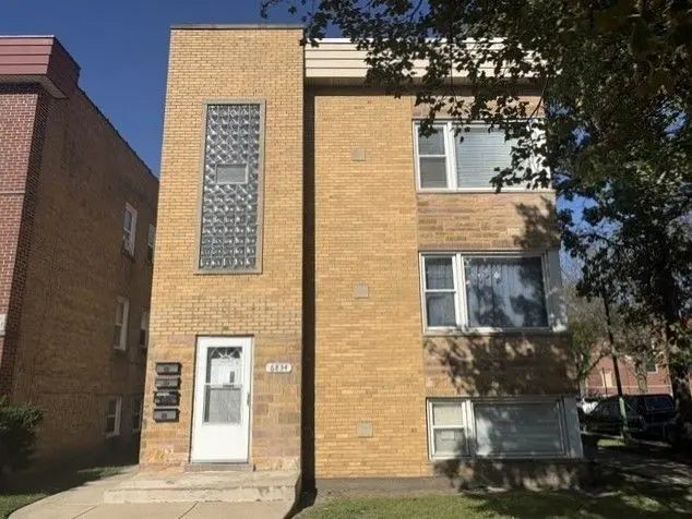 6834 W DIVERSEY Avenue