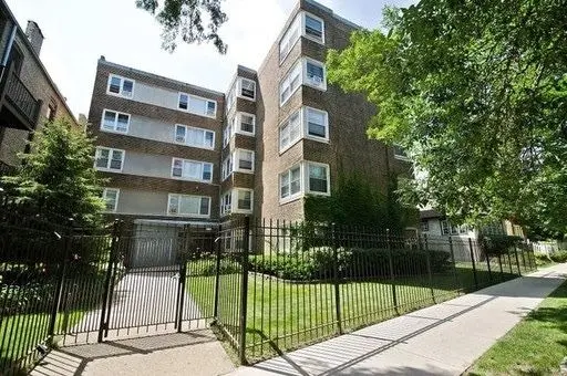 7710 N Sheridan Road