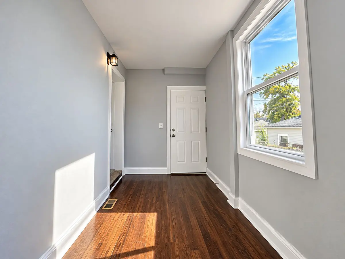 3507 W 60th Place
