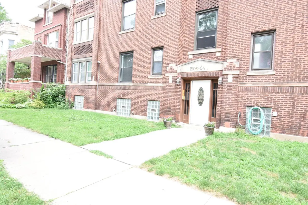 2106 W WILSON Avenue