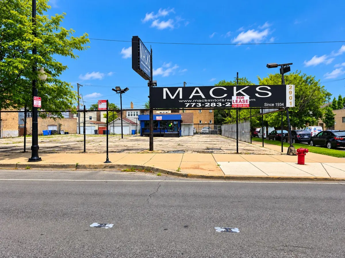 2901 N Cicero Avenue