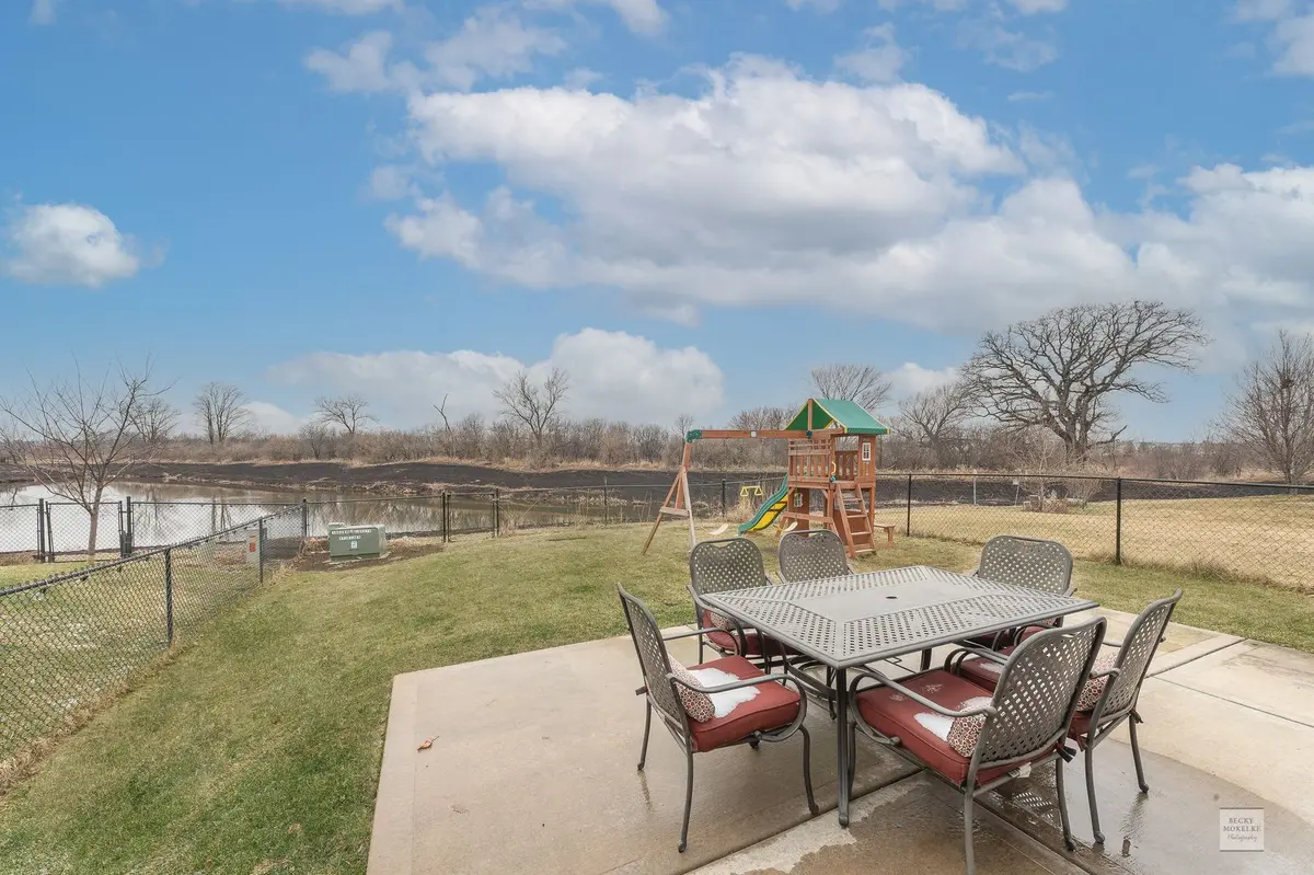 2431 Roxbury Lane