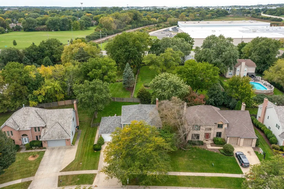 1517 Old Barn Circle