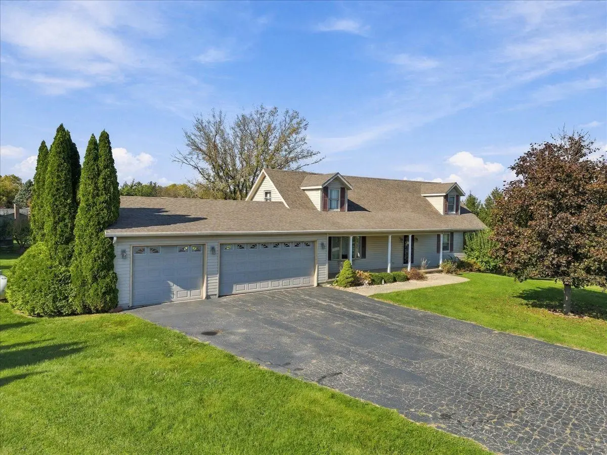 1905 Lakeview Lane
