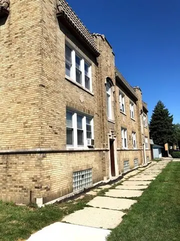 2502 N Leclaire Avenue
