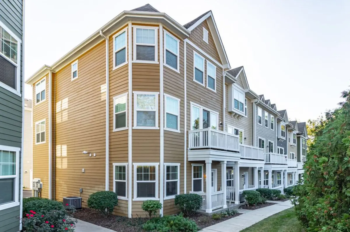 76 Lakeview Place