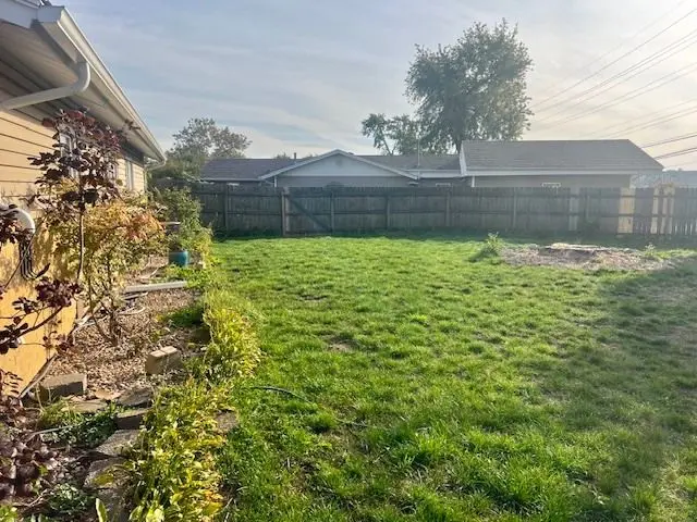 15042 Sunset Avenue